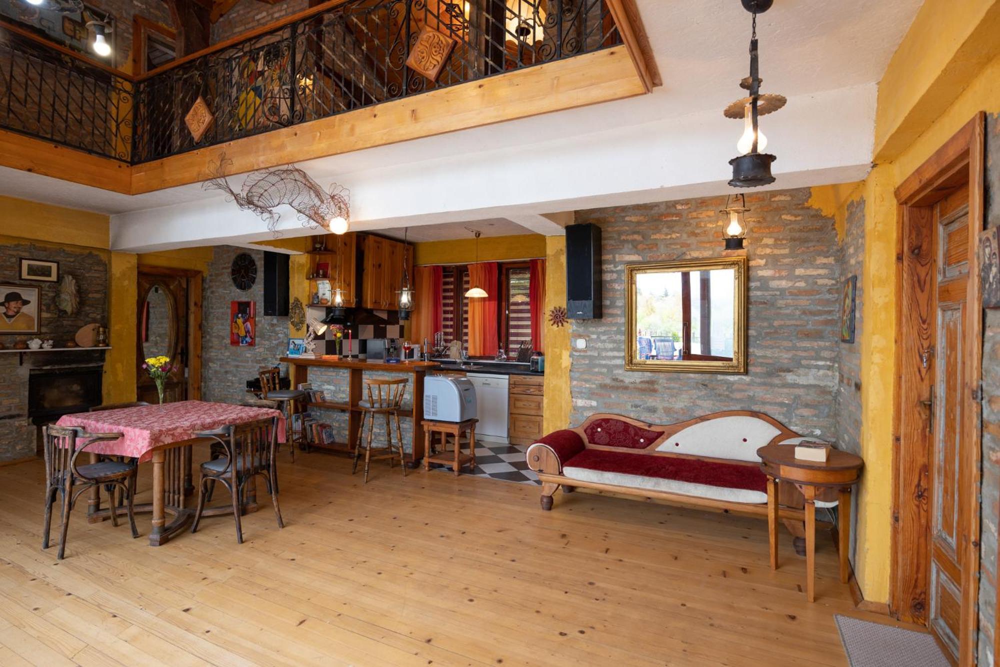 Casa De Artes Guest House Balchik Bagian luar foto